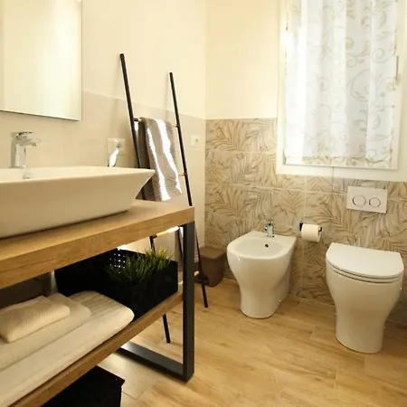 Apartament Romantic House With Jacuzzi *
